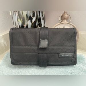 Briggs & Riley Black Men's Toiletry Travel Organizer Roll